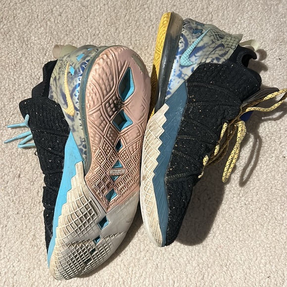 Nike sneakers - Picture 4 of 5